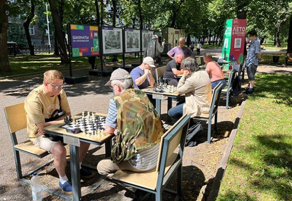 В Москве на Гоголевском бульваре состоялся блицтурнир по шахматам